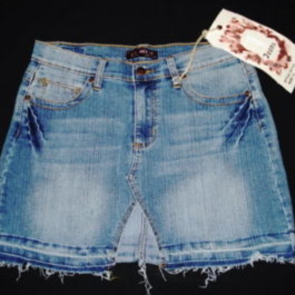 Neeso Jeans Dresses & Skirts - Neeso stretch denim mini skirt sz 7/8